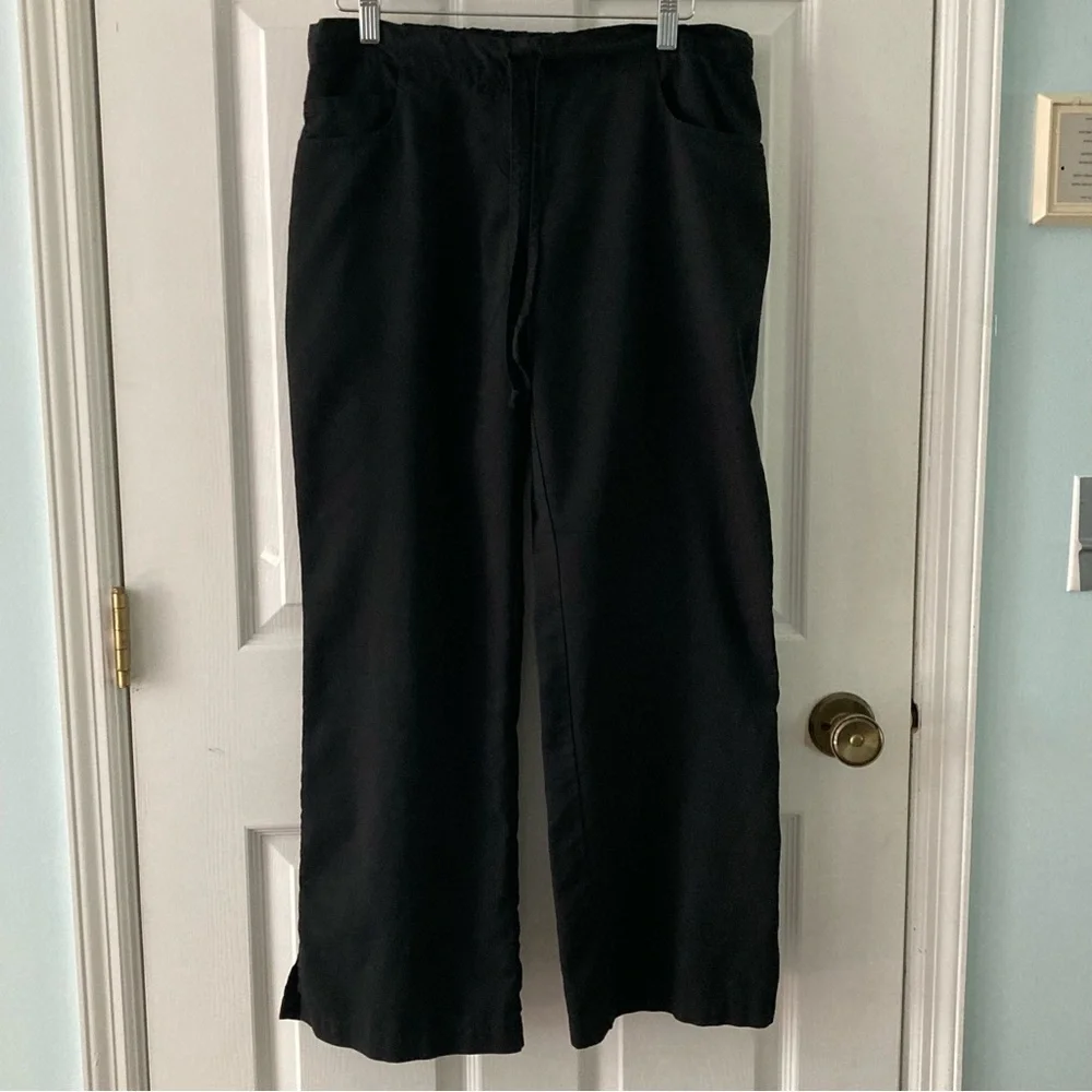 Grey’s Anatomy Women’s Black 4 Pocket Scrub Pant with Flared Leg - Picture 3 of 6